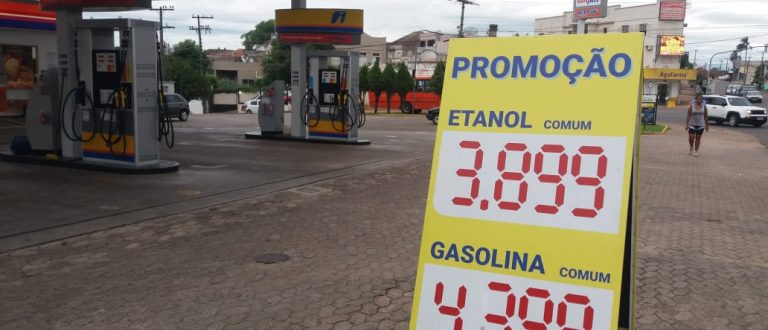 Preço do litro da gasolina comum cai para R$ 4,39