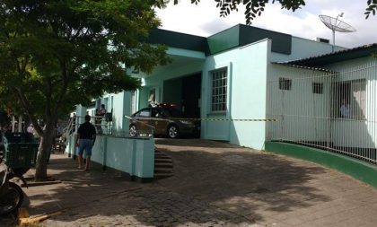 Dupla de moto mata homem em frente ao Hospital Candelária