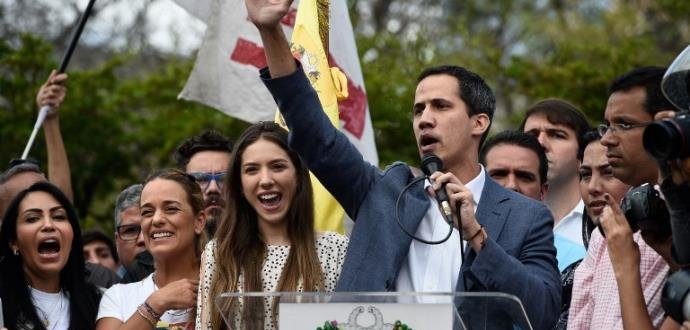 Guaidó admite conversas com membros do governo Maduro