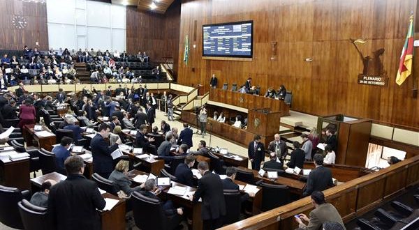 Plenário apreciou 201 matérias no último ano da legislatura