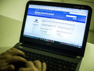 Receita abre consulta a restituição do IR de 2008 a 2018