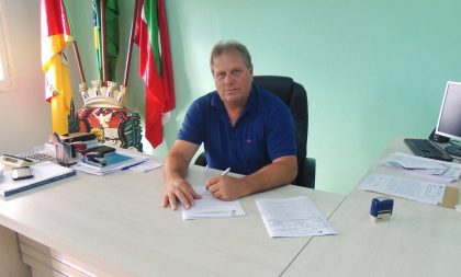 Larri Schoenfeldt assume a Prefeitura de Novo Cabrais