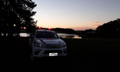 Comando entrega viatura e fuzil para BM de Cachoeira do Sul