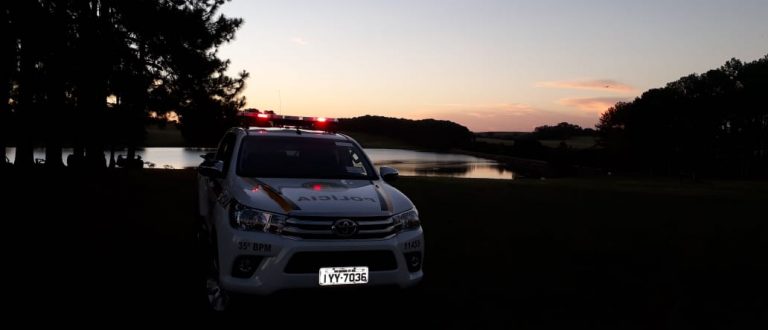 Comando entrega viatura e fuzil para BM de Cachoeira do Sul