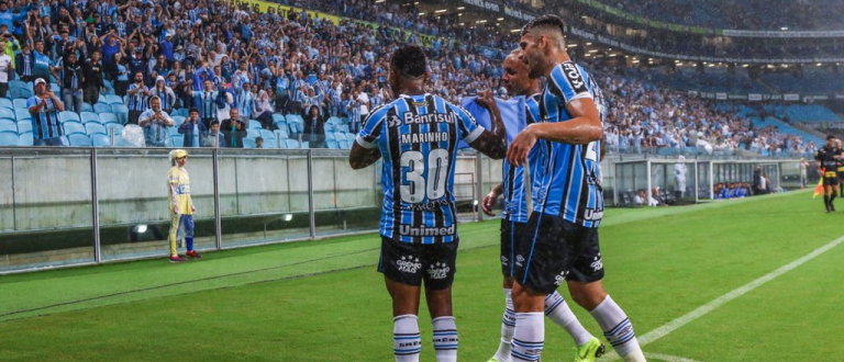 Marinho garante vitória gremista com dois gols