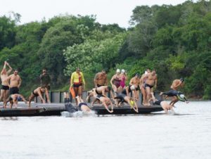 Travessia a Nado reúne 66 competidores nas águas do Jacuí