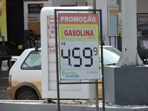 Litro da gasolina comum chega a R$ 4,59 em Cachoeira