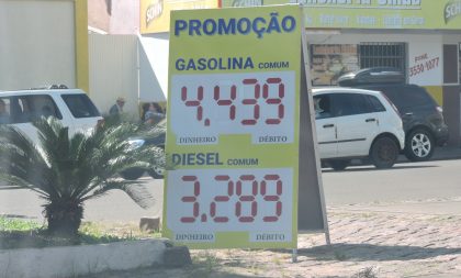 Litro da gasolina comum dispara para R$ 4,43