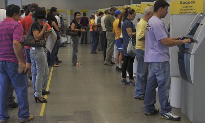 Agências bancárias só voltam a abrir na quarta-feira às 12h