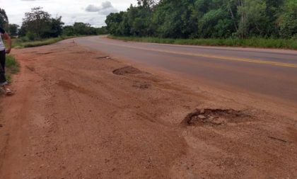 Buracos na BR 290 na região do Durasnal preocupam moradores