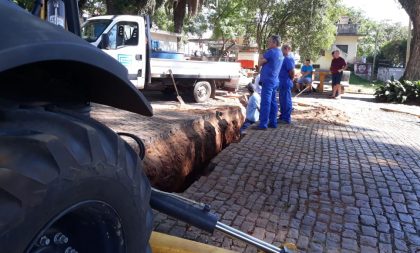 Corsan realiza obra na Andrade Neves