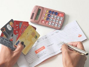 Juros do cartão e do cheque especial subiram em fevereiro