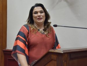 Promotora Giani Saad recebe título de Cidadã Honorária da Câmara