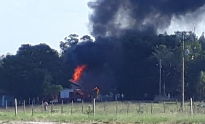 Professora que perdeu tudo em incêndio precisa de ajuda