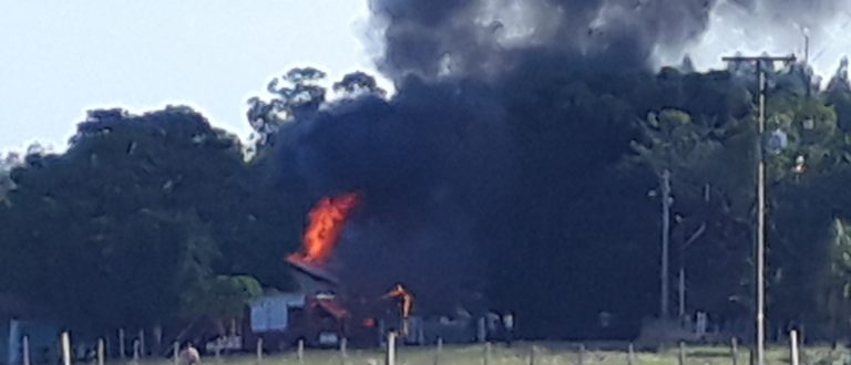 Professora que perdeu tudo em incêndio precisa de ajuda