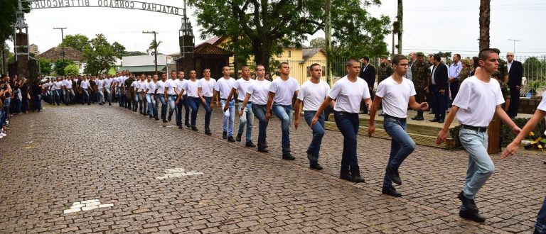 378 jovens são recebidos no 3º Batalhão de Engenharia de Combate