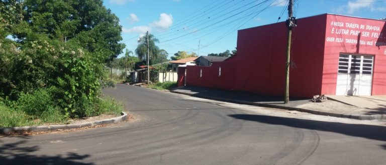 Moradores pedem sinalização na Rua Santos Filho