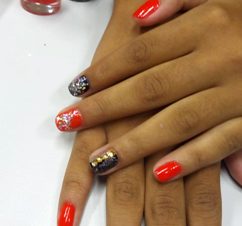 Senac: unhas decoradas também compõem look de Carnaval