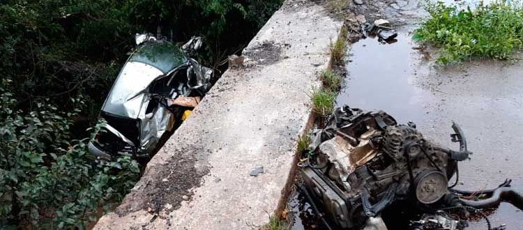 Polícia identifica jovem morta após queda de carro