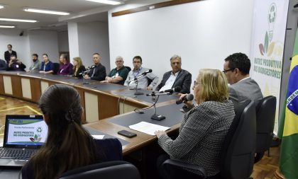 Zilá Breitenbach comanda debate sobre biodigestores