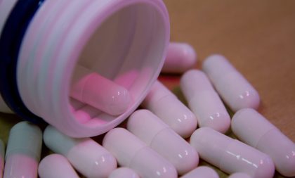 Aposentados e pensionistas podem ter 50% de desconto em medicamentos