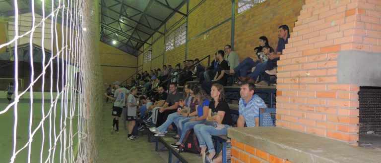 Futsal Misto: atração conquista público nos Jogos Rurais