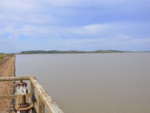 Irga bloqueia taipa da Barragem do Capané nesta sexta-feira