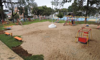 Novos brinquedos chamam atenção na Praça da Caixa D’Água