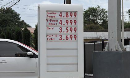 O litro da gasolina comum chega a R$ 4,899 em Cachoeira do Sul