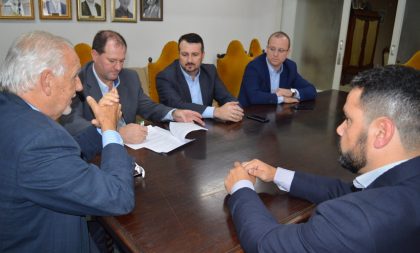 Sicredi adota o trevo de acesso a Cachoeira