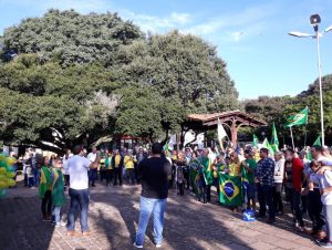 Cachoeirenses realizam ato em defesa de Bolsonaro