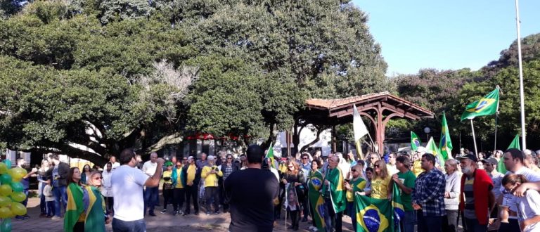 Cachoeirenses realizam ato em defesa de Bolsonaro