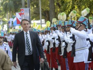 Bolsonaro diz que meta é implantar um colégio militar em cada capital