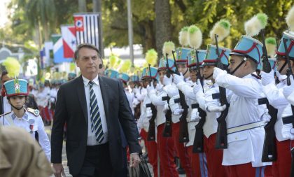 Bolsonaro diz que meta é implantar um colégio militar em cada capital