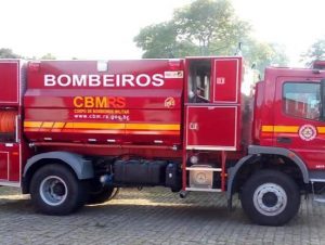 Depois de 20 anos de espera, bombeiros recebem nova viatura nesta segunda