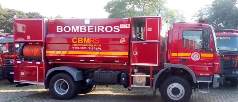 Depois de 20 anos de espera, bombeiros recebem nova viatura nesta segunda