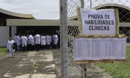 MEC quer aperfeiçoar processo de revalidação do diploma de medicina