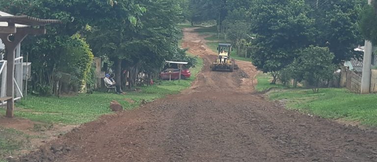 Secretaria de Obras recupera ruas do Alto do Amorim