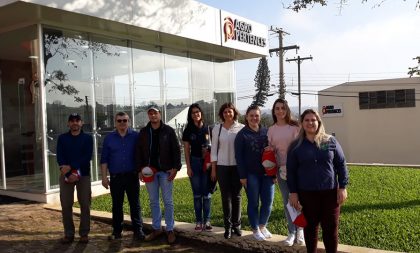 Agro-Pertences recebe visita de acadêmicos