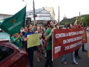 Caminhada marca protesto contra a Reforma da Previdência em Cachoeira