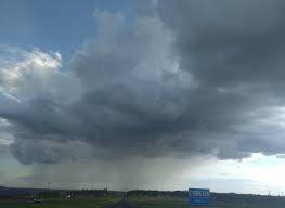 Semana tem pancadas de chuva e temperaturas caem