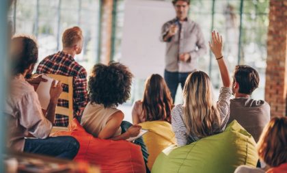 Medo de falar em Público? Então vem para o curso de Dicção, Desinibição e Oratória do Senac