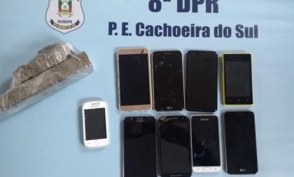 Agente localiza drogas e celulares arremessados para dentro do presídio