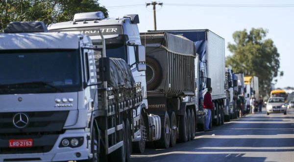 Estão em vigor as novas regras do frete mínimo para caminhoneiros