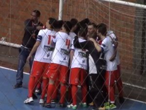 Em jogo de 13 gols, São José vence em casa