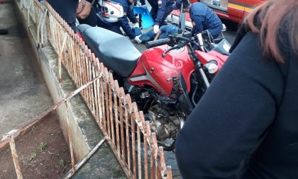 Motociclista sofre acidente e é encaminhado ao HCB