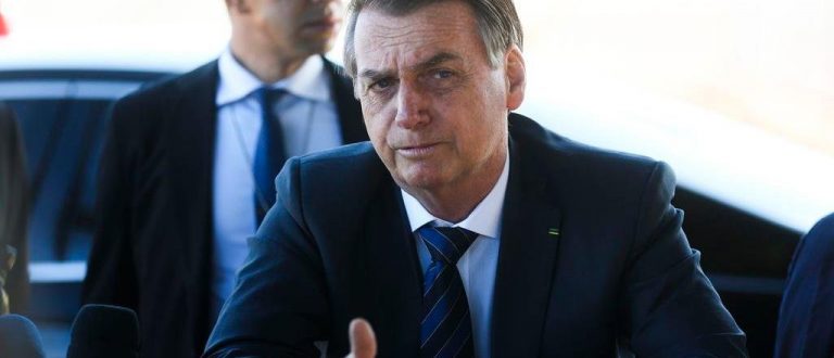 Bolsonaro assina decreto sobre bem-estar de animais usados em rodeios