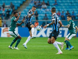 Grêmio e Palmeiras empatam em 1 a 1