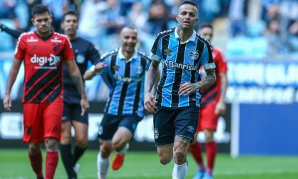 Grêmio vence pelo Brasileirão: 2 a 1