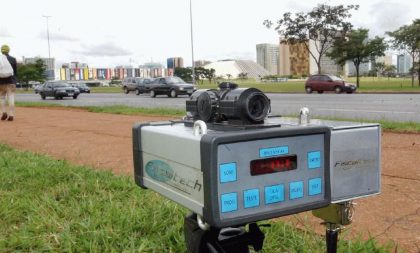 Bolsonaro manda suspender uso de radares nas rodovias federais